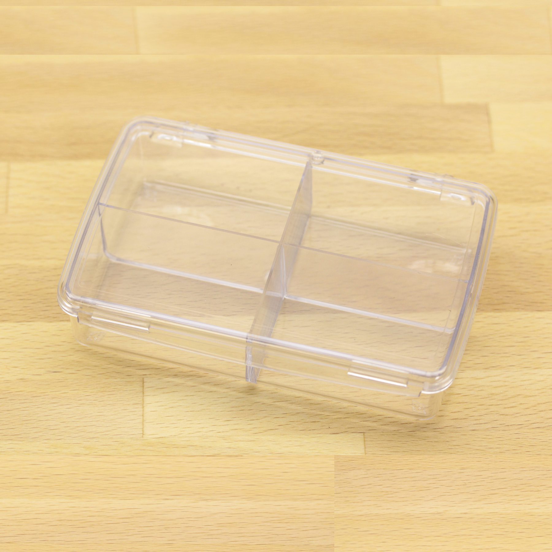 plastic box w 4 compartments