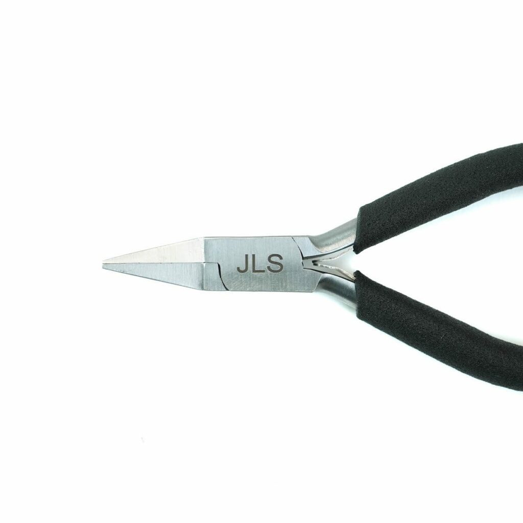Small Flat Nose Pliers 252046 4
